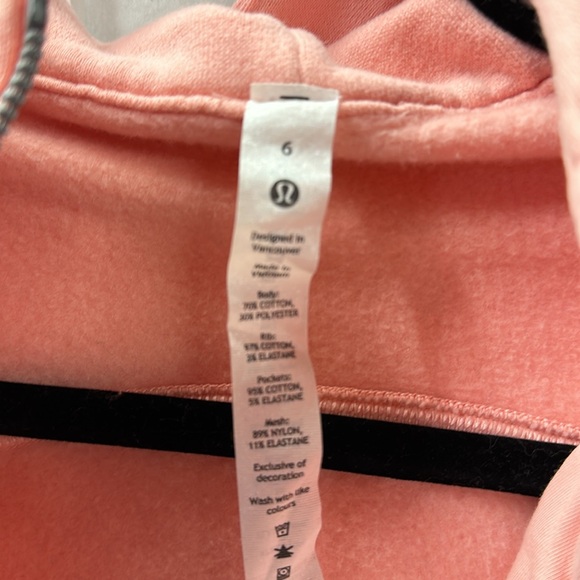 Lululemon size 6 light peach hooded full zip jacket. Like new - Picture 4 of 4